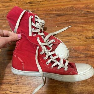 Converse Style High Top Sneaker Size 9